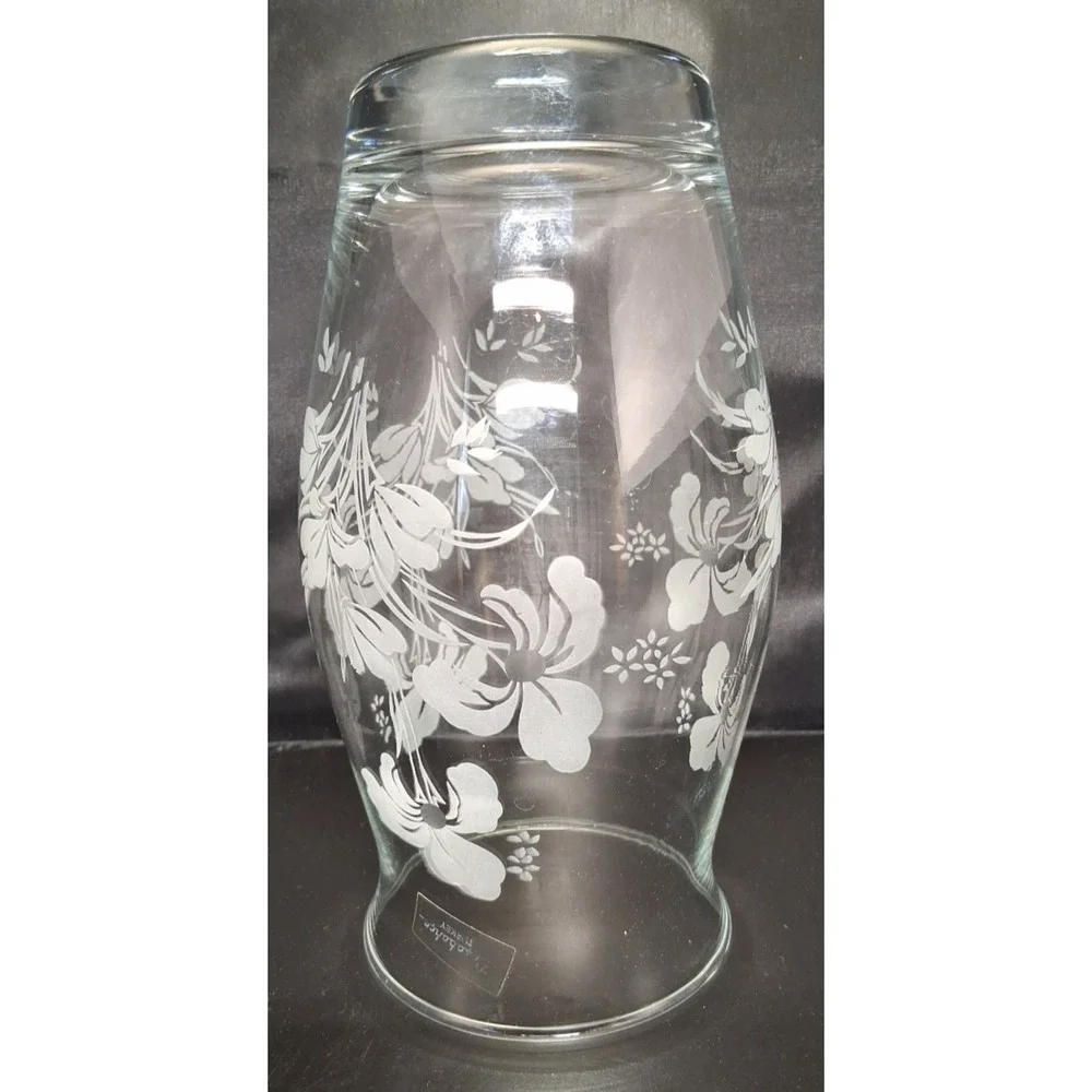 Vintage Vase Turkish Daisy's Pasabahce Hand Blown Etched Glass 7 7/8